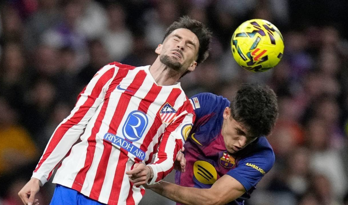 Atletico vs Barcelona Memanas: Keputusan VAR soal Gerard Martin Picu Perdebatan